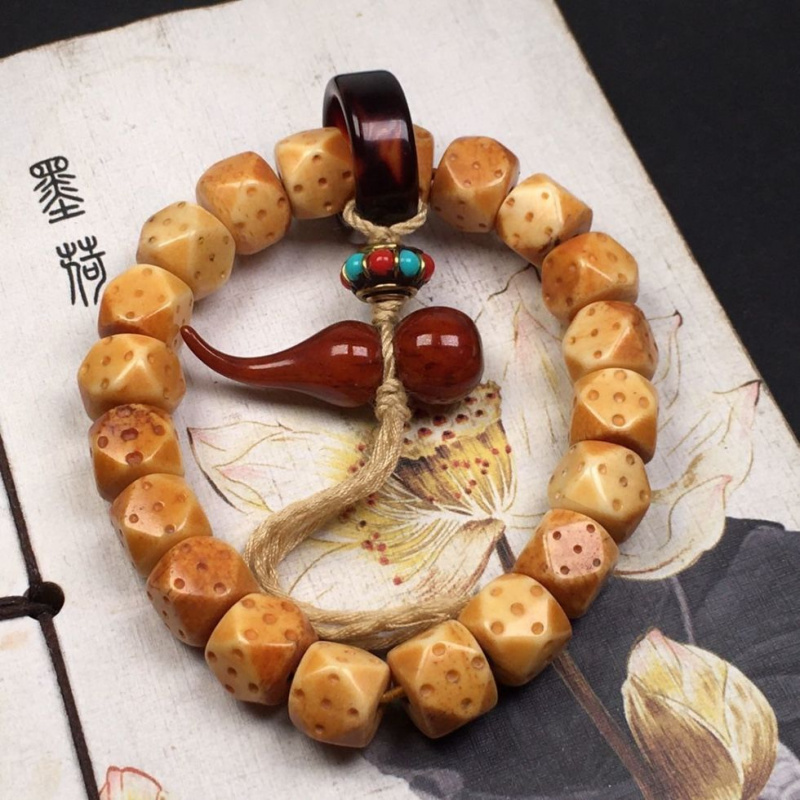 Vintage Collectibles And More - 骨製の古材とひょうたんを使った、男性用ダイス型の角型ビーズコレクタブル-サイン入りブレスレット、よりしっとり感があります