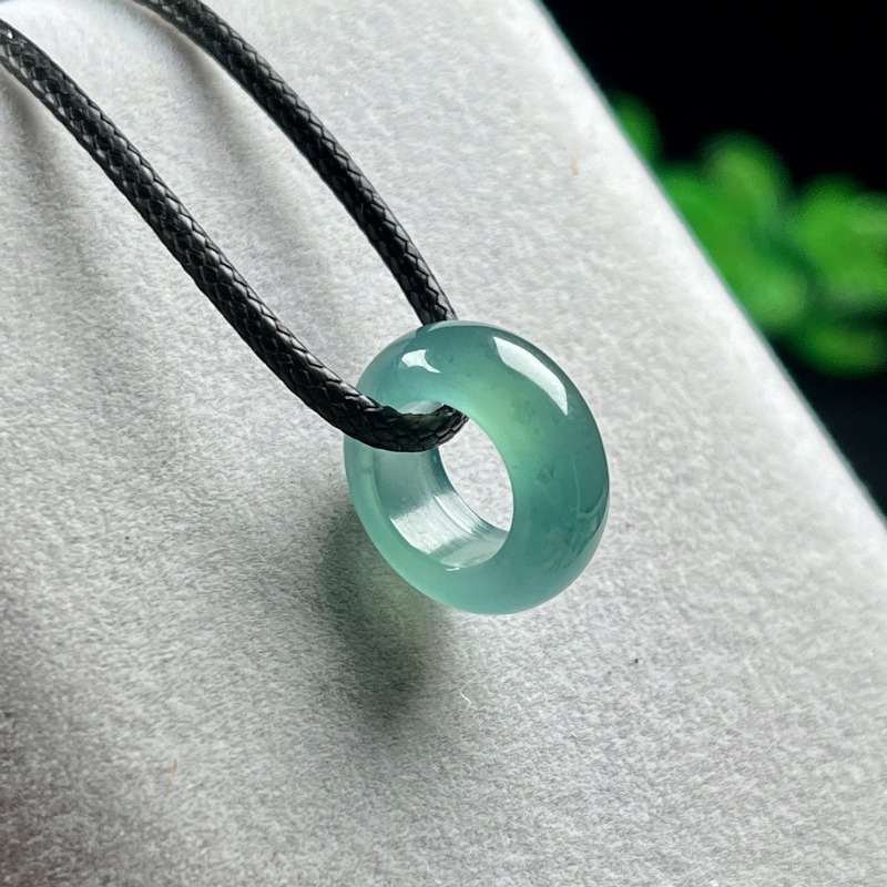 天然エメラルドブルーウォーターラッキービーズリングペンダント - Vintage Necklace のレビューと価格