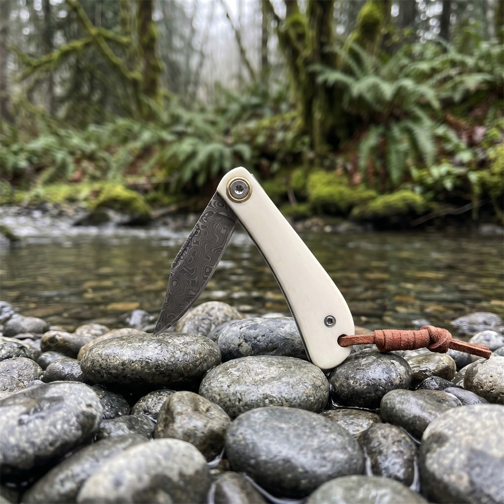ヴィンテージダマスカス折りたたみ式EDCポケットナイフ、アイ - Vintage Collectible Knife のレビューと価格