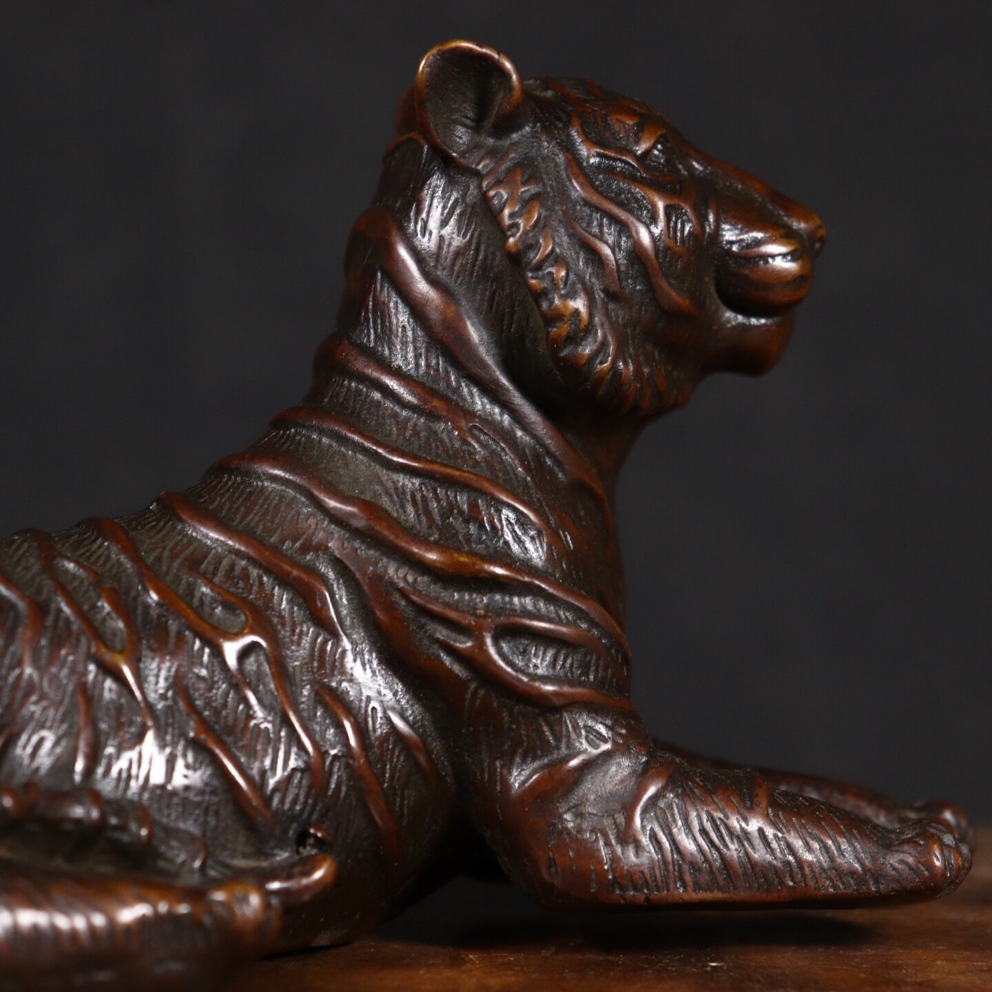 中国風水学のヴィンテージ銅製虎像、天然緑青、幸運をもたらす、 - Vintage Collectible Stores のレビューと価格